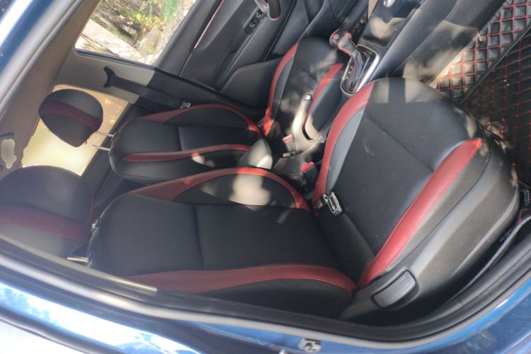 Used Kia KX Cross 2017 1.4L AT GLS Right Front Seat