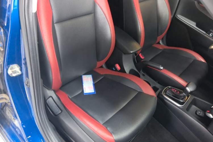 Used Kia KX Cross 2017 1.4L AT GLS Right Front Seat