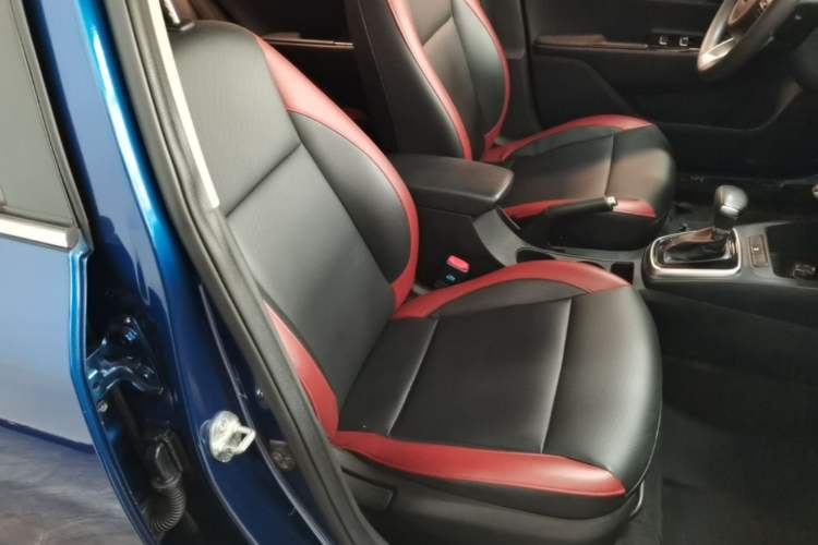 Used Kia KX Cross 2017 1.4L AT GLS Right Front Seat