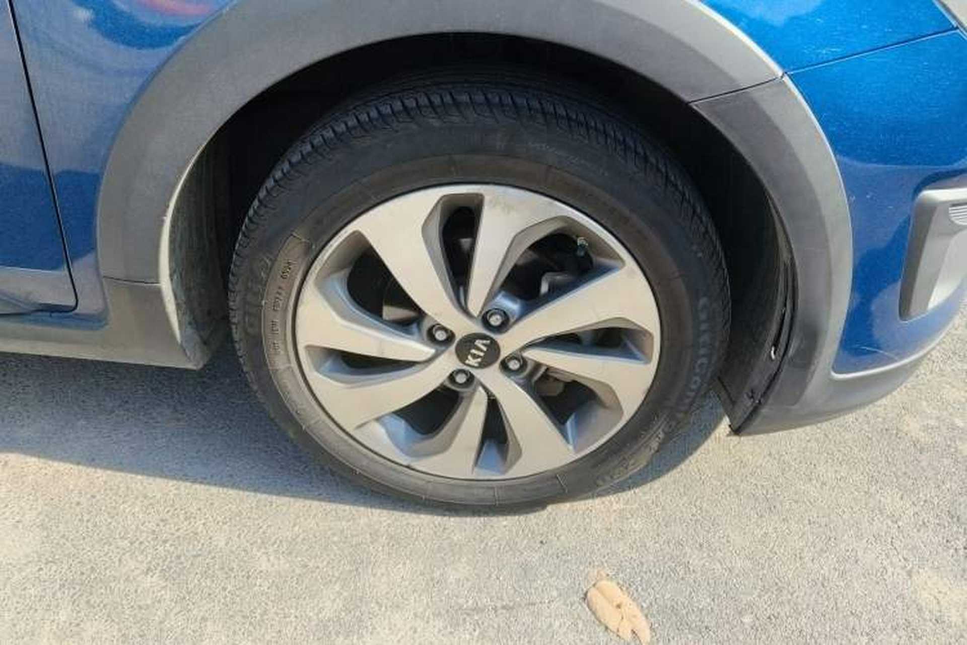 Used Kia KX Cross 2017 1.4L AT GLS Right Front Wheel Hub