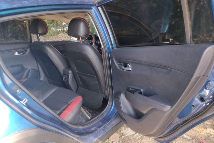 Used Kia KX Cross 2017 1.4L AT GLS Right Rear Door Interior