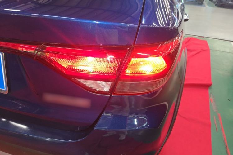 Used Kia KX Cross 2017 1.4L AT GLS Right Rear Taillight