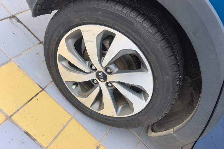 Used Kia KX Cross 2017 1.4L MT GLS Right Rear Wheel Hub