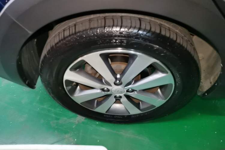 Used Kia KX Cross 2017 1.4L AT GLS Right Rear Wheel Hub