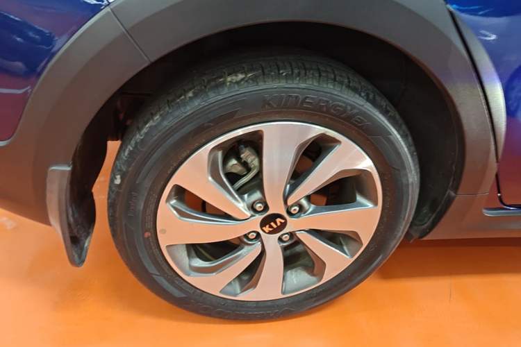 Used Kia KX Cross 2017 1.4L AT GLS Right Rear Wheel Hub