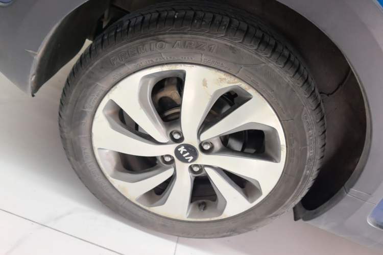 Used Kia KX Cross 2017 1.4L AT GLS Right Rear Wheel Hub