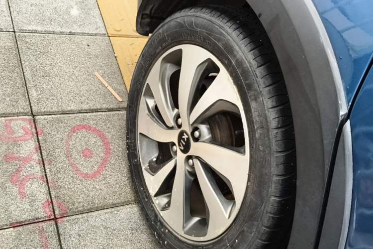 Used Kia KX Cross 2017 1.4L AT GLS Right Rear Wheel Hub