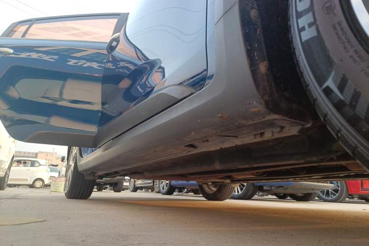 Used Kia KX Cross 2017 1.4L AT GLS Right Side Sill