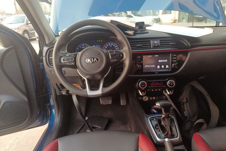 Used Kia KX Cross 2017 1.4L AT GLS Steering Wheel