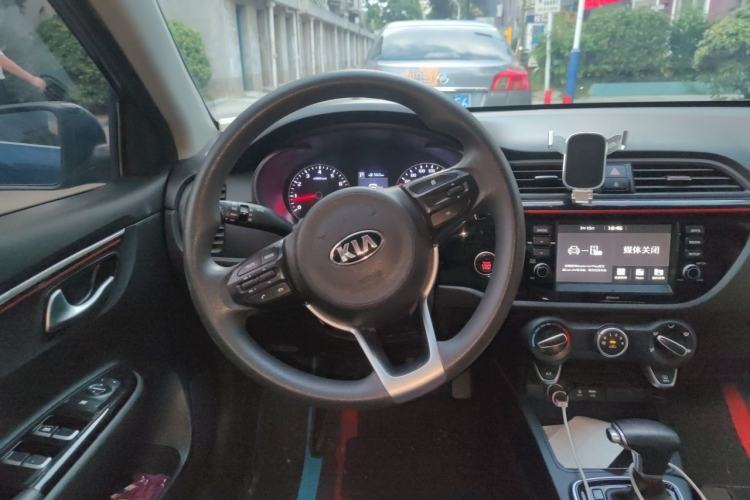 Used Kia KX Cross 2017 1.4L AT GLS Steering Wheel