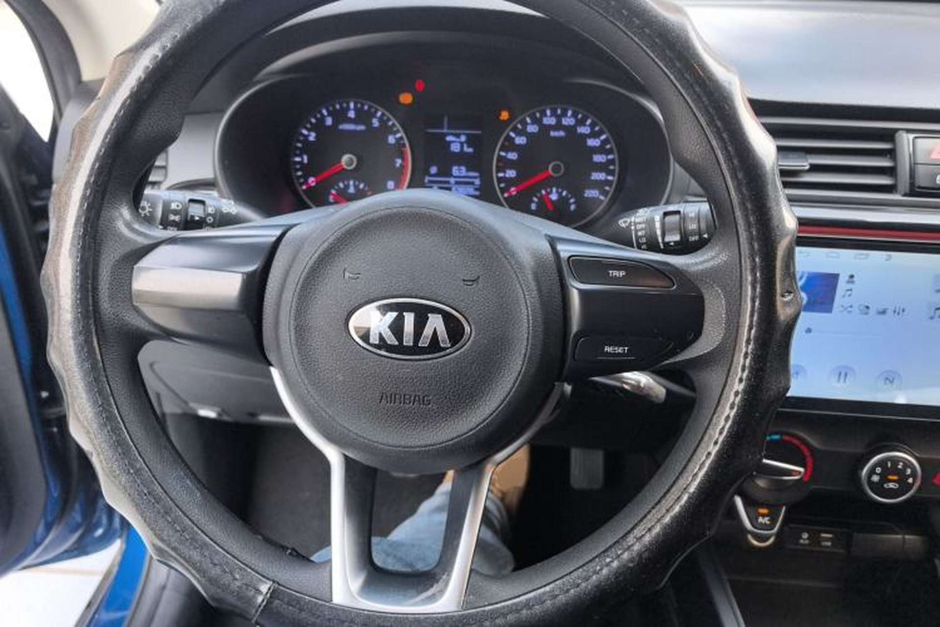 Used Kia KX Cross 2017 1.4L MT GLS Steering Wheel