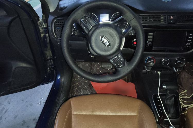 Used Kia KX Cross 2017 1.4L AT GLS Steering Wheel