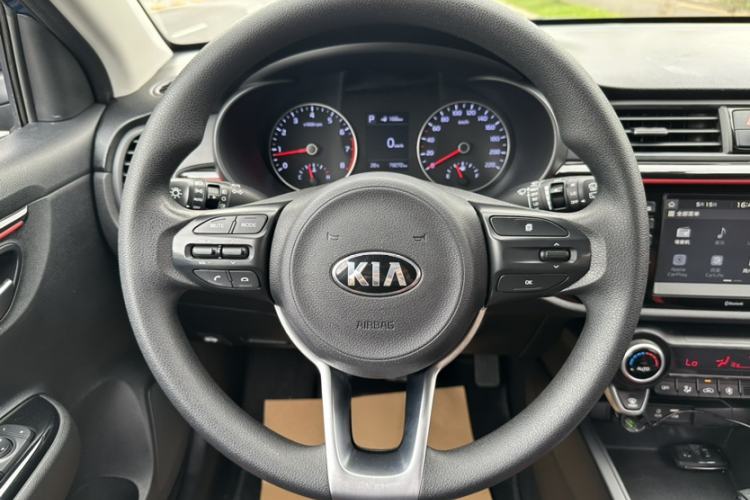 Used Kia KX Cross 2017 1.4L AT GLS Steering Wheel