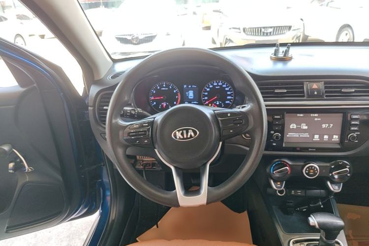 Used Kia KX Cross 2017 1.4L AT GLS Steering Wheel