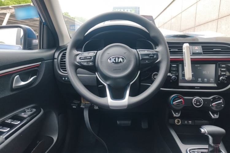 Used Kia KX Cross 2017 1.4L AT GLS Steering Wheel
