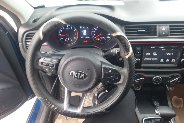 Used Kia KX Cross 2017 1.4L AT GLS Steering Wheel