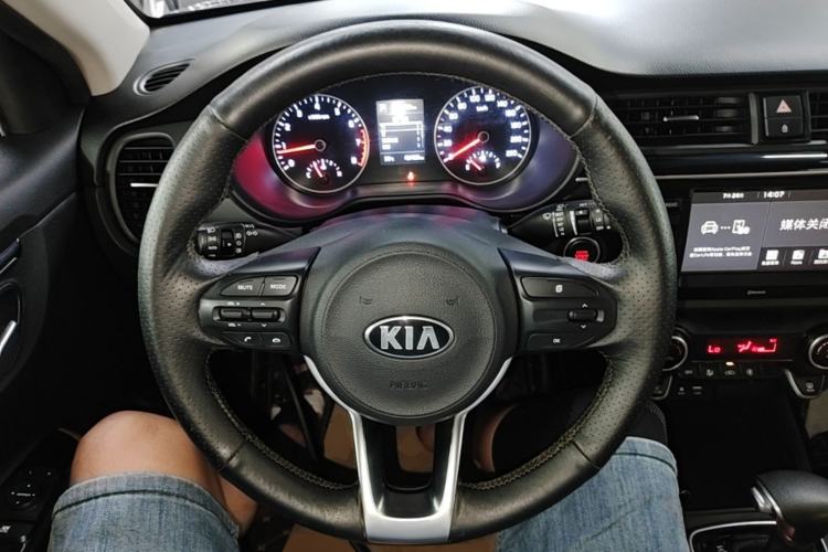 Used Kia KX Cross 2017 1.4L AT GLS Steering Wheel