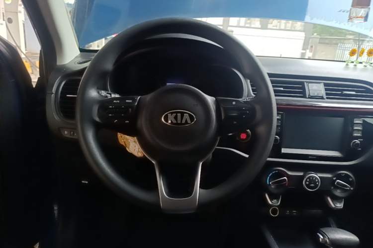Used Kia KX Cross 2017 1.4L AT GLS Steering Wheel