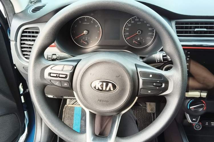 Used Kia KX Cross 2017 1.4L AT GLS Steering Wheel