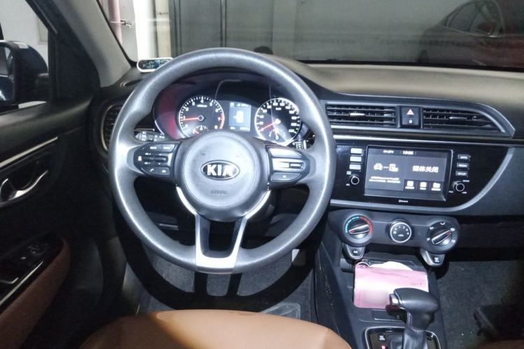 Used Kia KX Cross 2017 1.4L AT GLS Steering Wheel