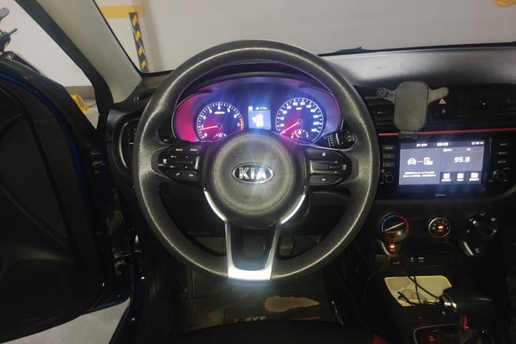 Used Kia KX Cross 2017 1.4L AT GLS Steering Wheel