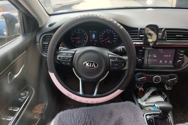 Used Kia KX Cross 2017 1.4L AT GLS Steering Wheel