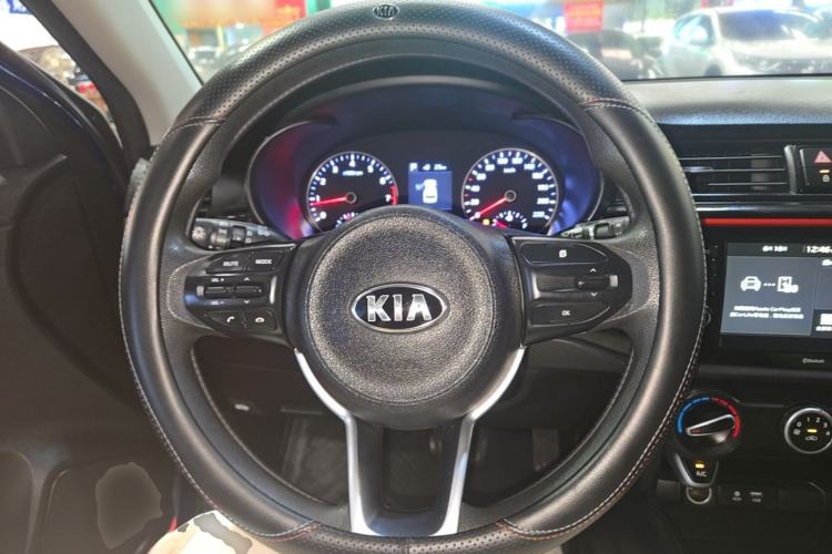 Used Kia KX Cross 2017 1.4L AT GLS Steering Wheel