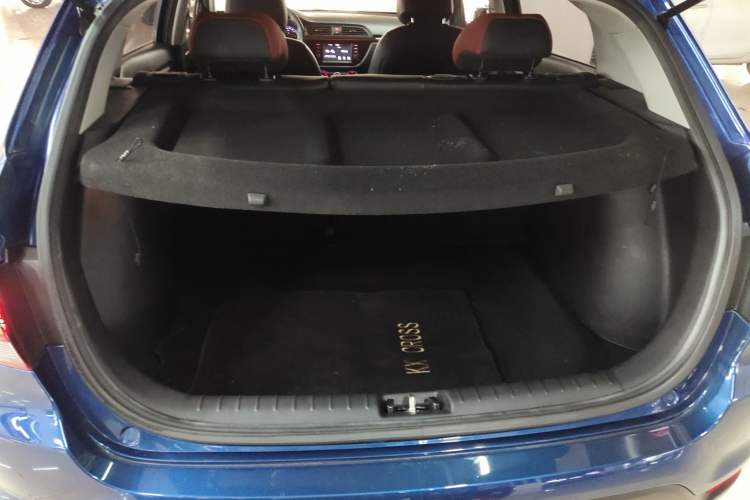 Used Kia KX Cross 2017 1.4L AT GLS Trunk