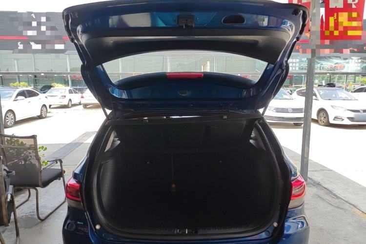 Used Kia KX Cross 2017 1.4L AT GLS Trunk