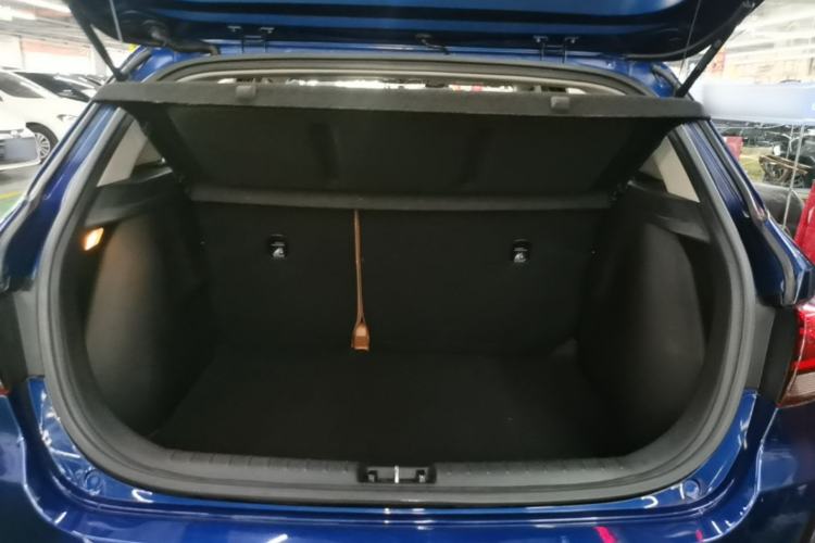 Used Kia KX Cross 2017 1.4L AT GLS Trunk