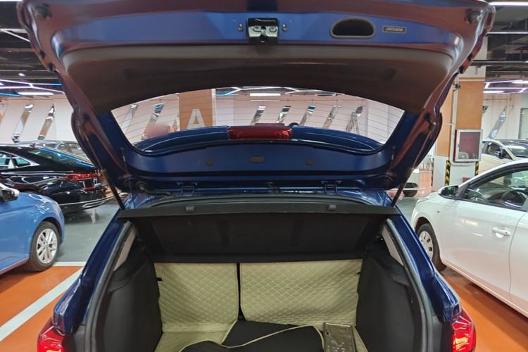 Used Kia KX Cross 2017 1.4L AT GLS Trunk
