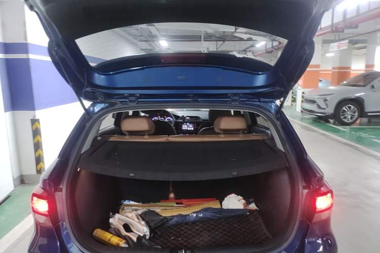 Used Kia KX Cross 2017 1.4L AT GLS Trunk
