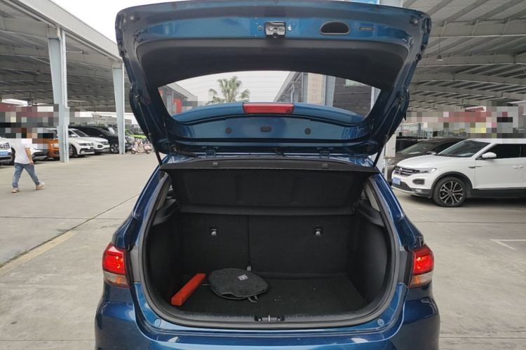 Used Kia KX Cross 2017 1.4L AT GLS Trunk