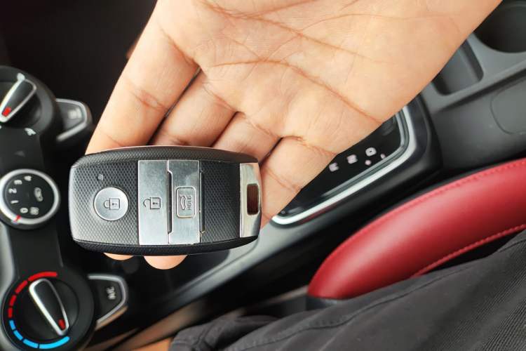 Used Kia KX Cross 2017 1.4L AT GLS Vehicle Key