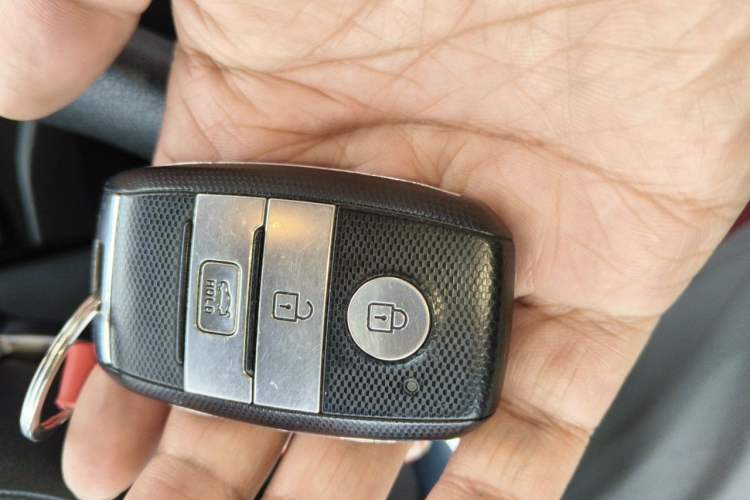 Used Kia KX Cross 2017 1.4L AT GLS Vehicle Key