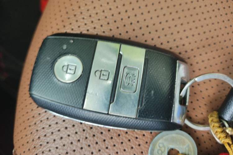 Used Kia KX Cross 2017 1.4L AT GLS Vehicle Key
