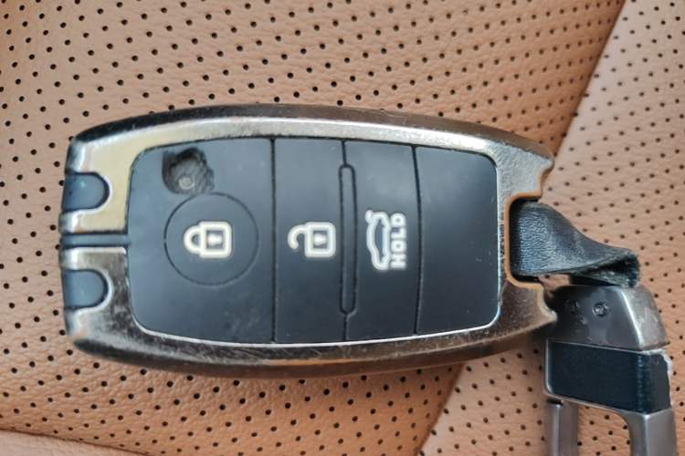 Used Kia KX Cross 2017 1.4L AT GLS Vehicle Key