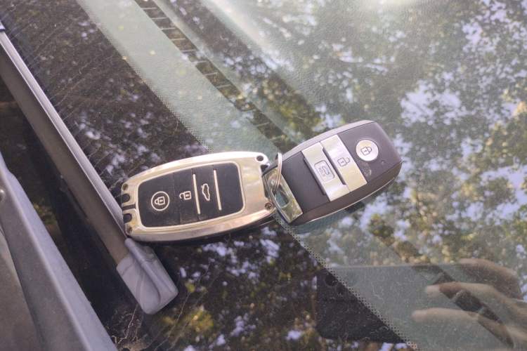 Used Kia KX Cross 2017 1.4L AT GLS Vehicle Key