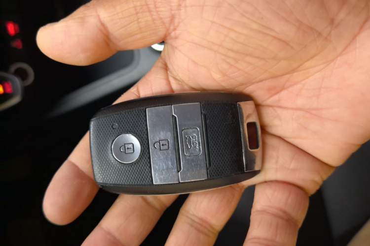 Used Kia KX Cross 2017 1.4L AT GLS Vehicle Key
