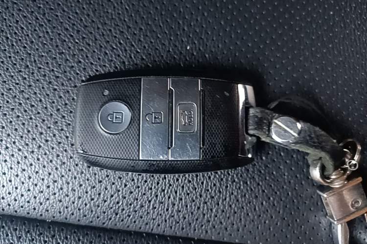 Used Kia KX Cross 2017 1.4L AT GLS Vehicle Key