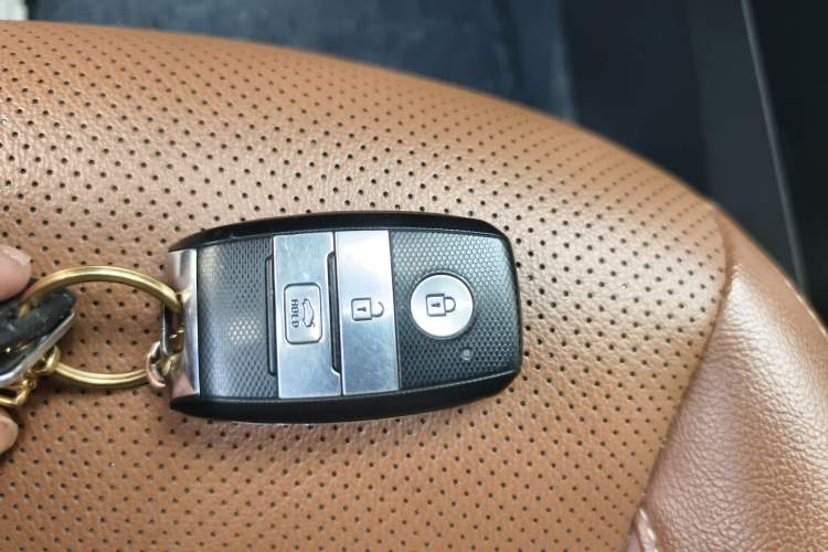 Used Kia KX Cross 2017 1.4L AT GLS Vehicle Key