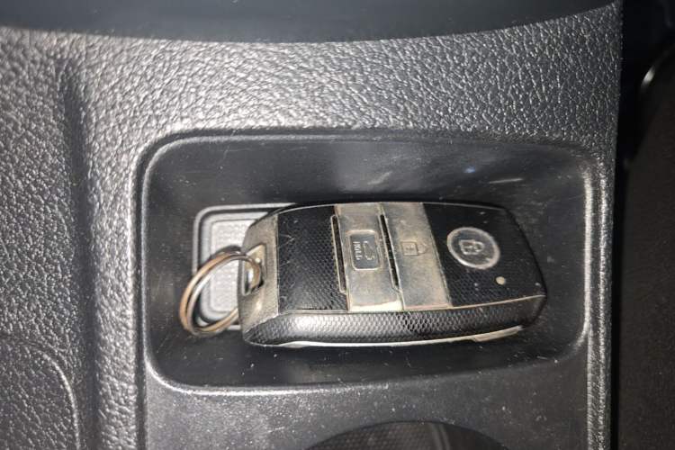 Used Kia KX Cross 2017 1.4L AT GLS Vehicle Key