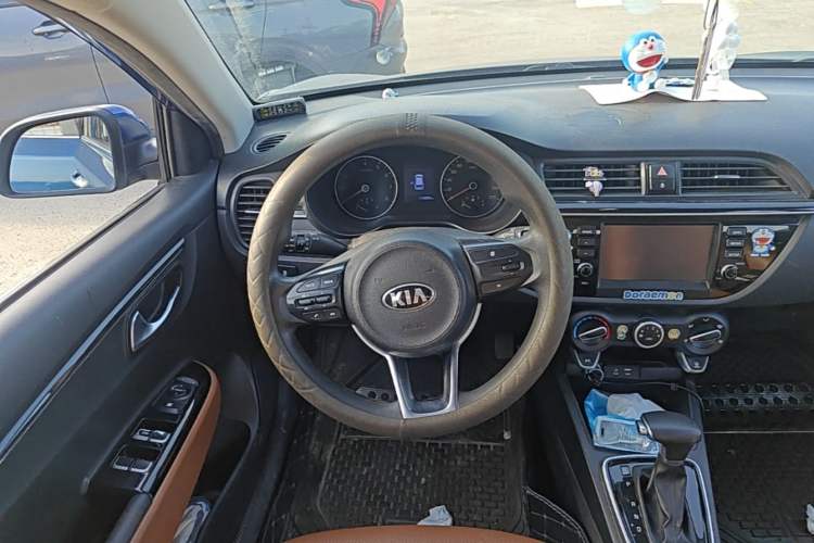 Used Kia KX Cross 2017 1.4L AT GLS Steering Wheel
