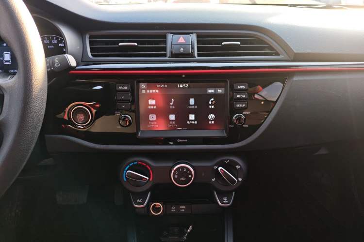 Used Kia KX Cross 2017 1.4L AT GLS Audio And AC Panel