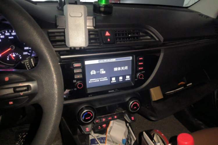 Used Kia KX Cross 2017 1.4L AT GLS Audio And AC Panel