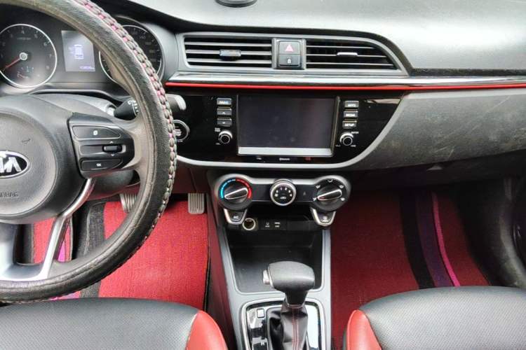 Used Kia KX Cross 2017 1.4L AT GLS Audio And AC Panel