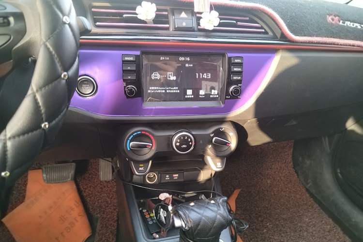 Used Kia KX Cross 2017 1.4L AT GLS Audio And AC Panel