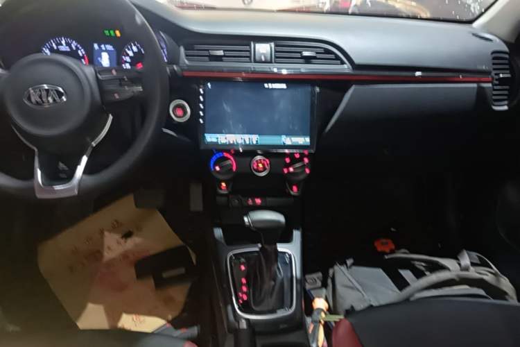 Used Kia KX Cross 2017 1.4L AT GLS Audio And AC Panel