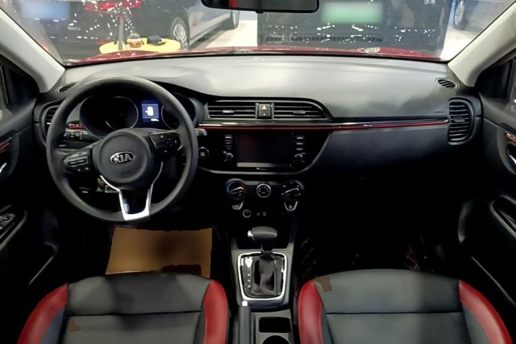 Used Kia KX Cross 2017 1.4L AT GLS Center Console