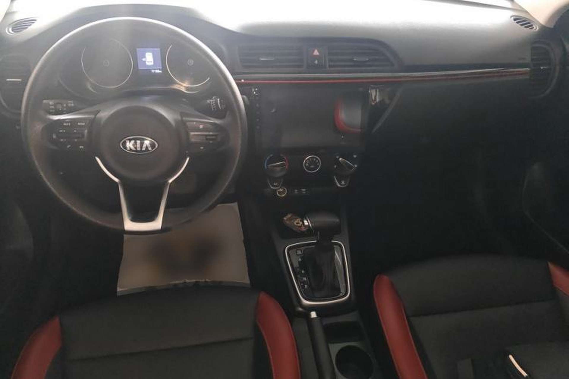 Used Kia KX Cross 2017 1.4L AT GLS Center Console
